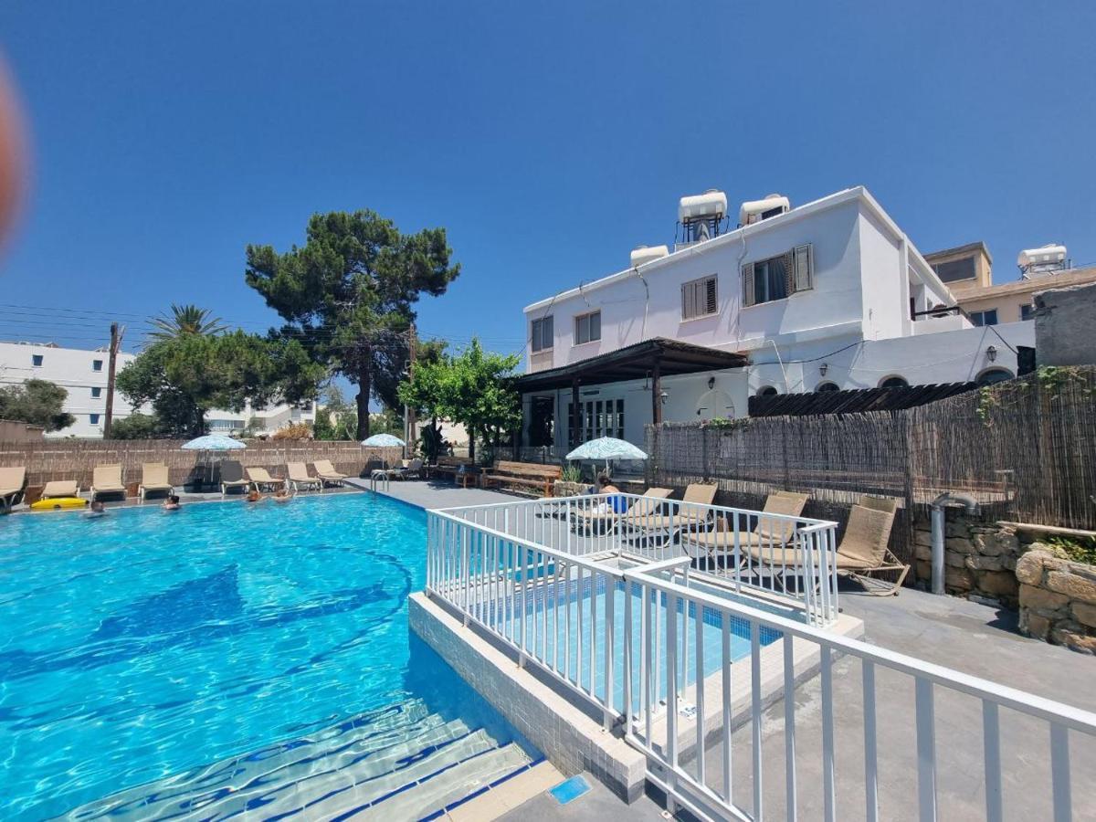 Nereus Hotel Paphos Eksteriør bilde